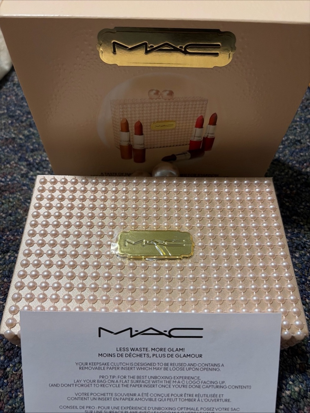 MAC Gift set includes 5 Lipsticks